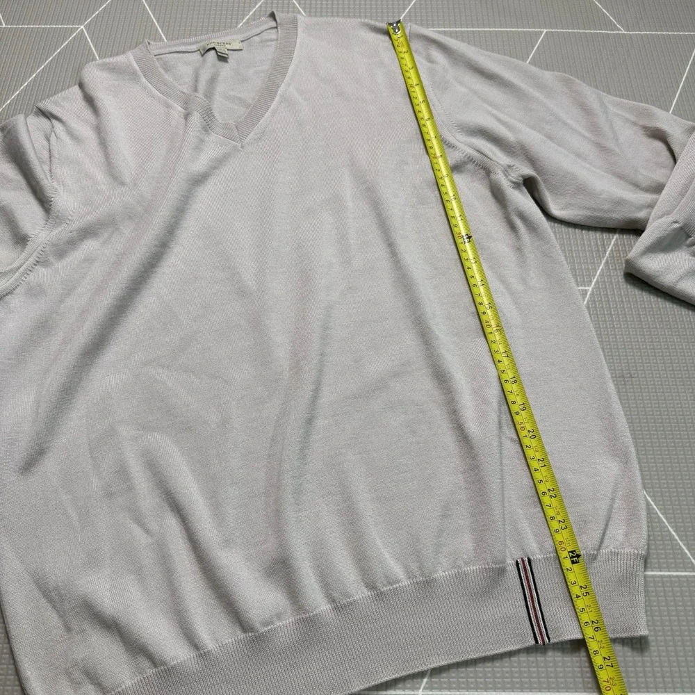 Burberry London Men's V Neck Sweater XL Beige 100% Extra Fine Merino Wool Luxury